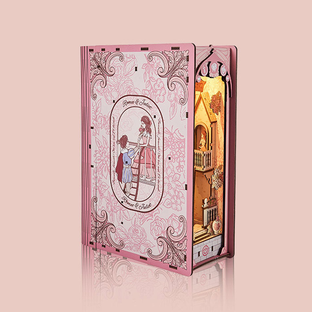 Romeo & Juliet Wooden Book Nook Kit