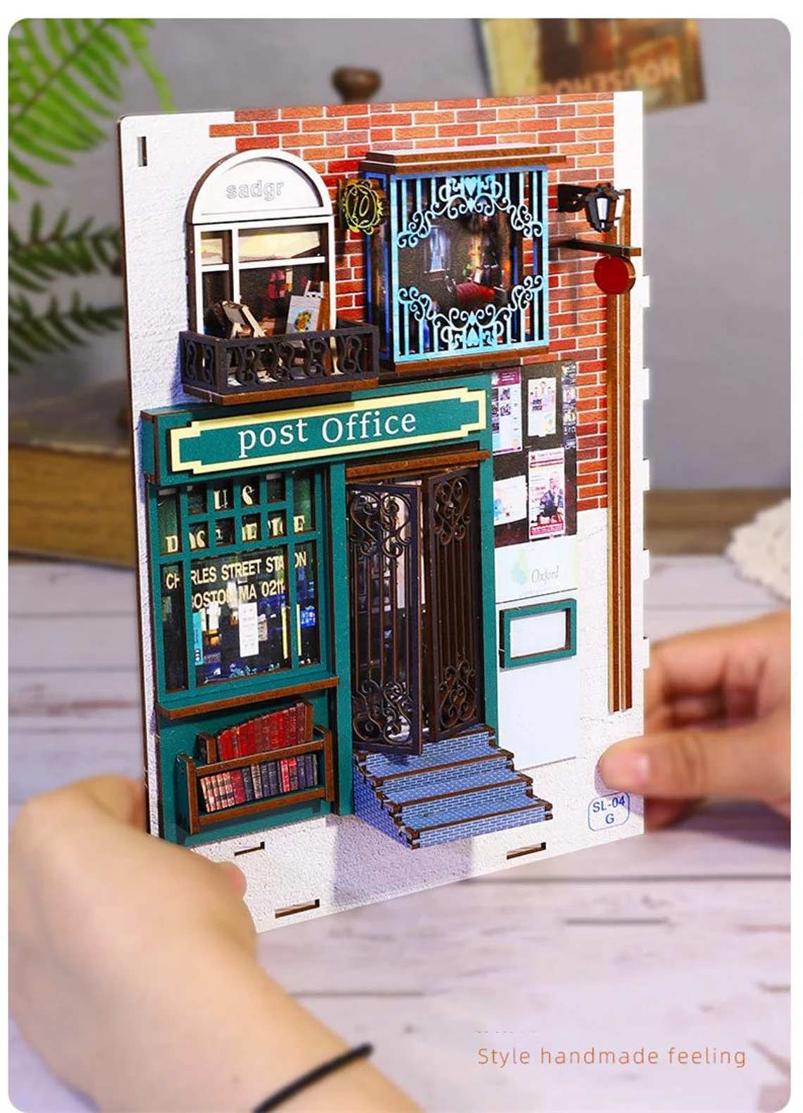 Island Holiday Wooden Puzzle Book Nook Shelf Insert
