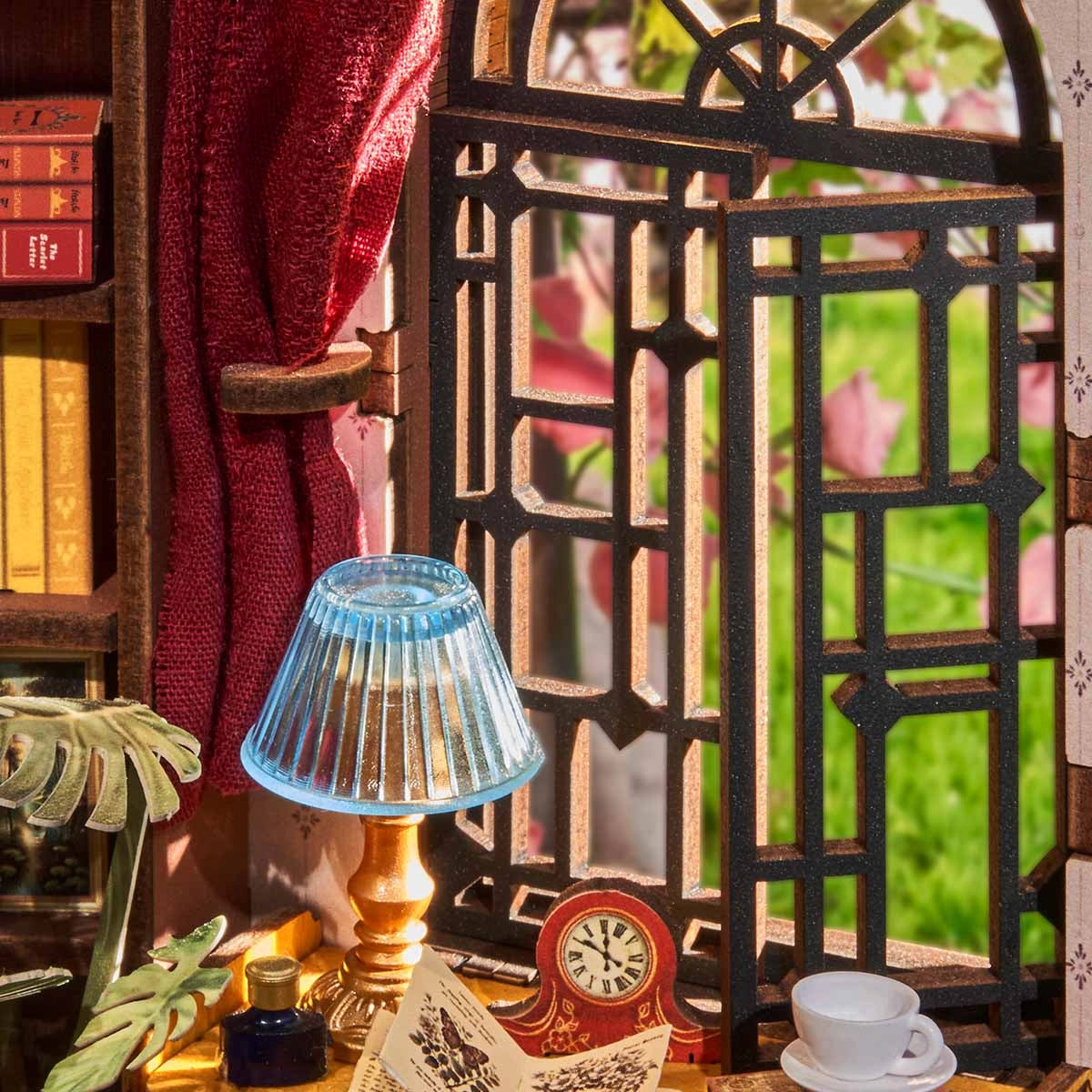 Silent Corner Study – DIY Book Nook Kit