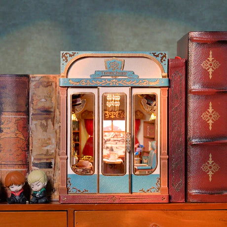 European Travels – Infinity Train Cabin Book Nook Kit