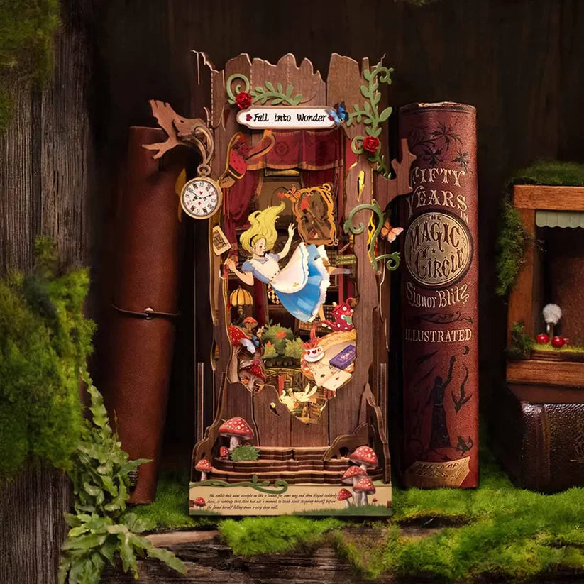 Alice In Wonderland – DIY Book Nook Kit