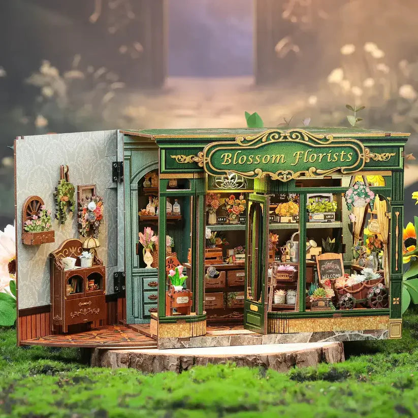 Blossom Florists Max – DIY Book Nook Kit