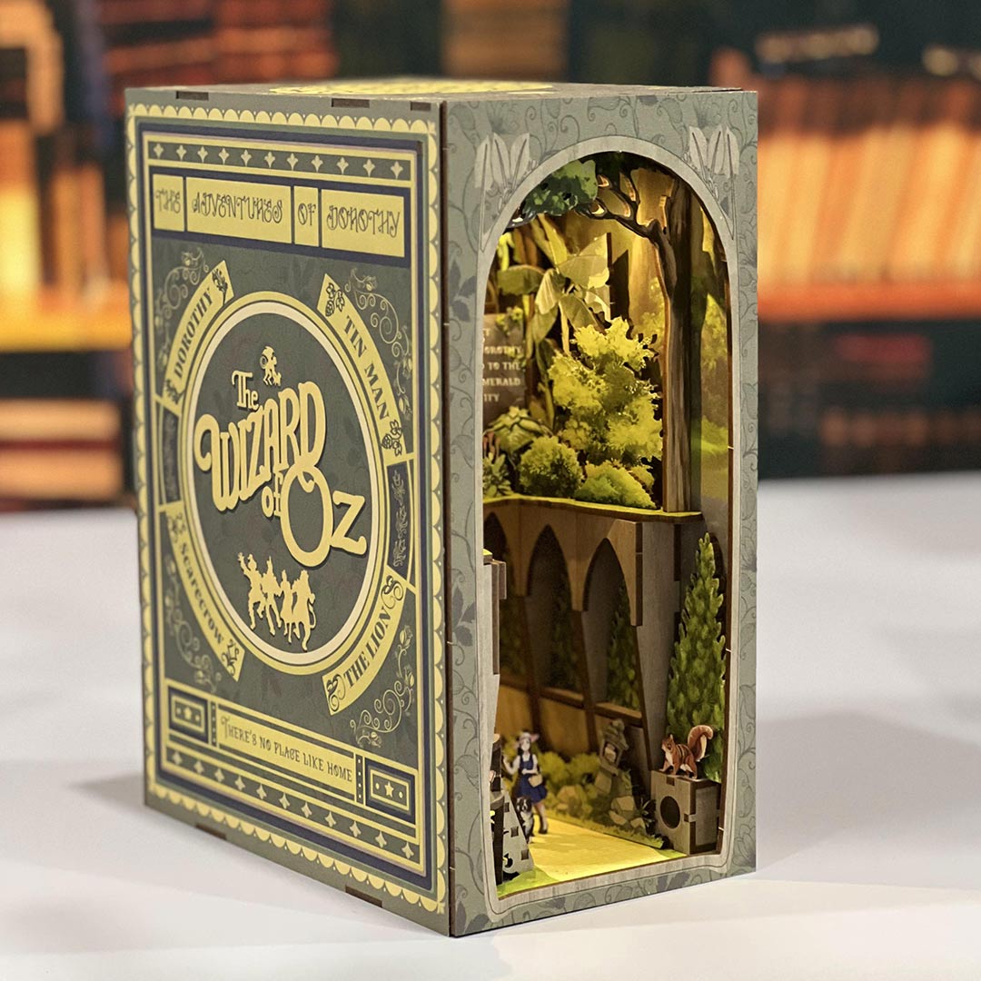 The Wizard of Oz DIY Book Nook Shelf Insert