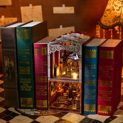 The Museum Mystery – DIY Book Nook Kit