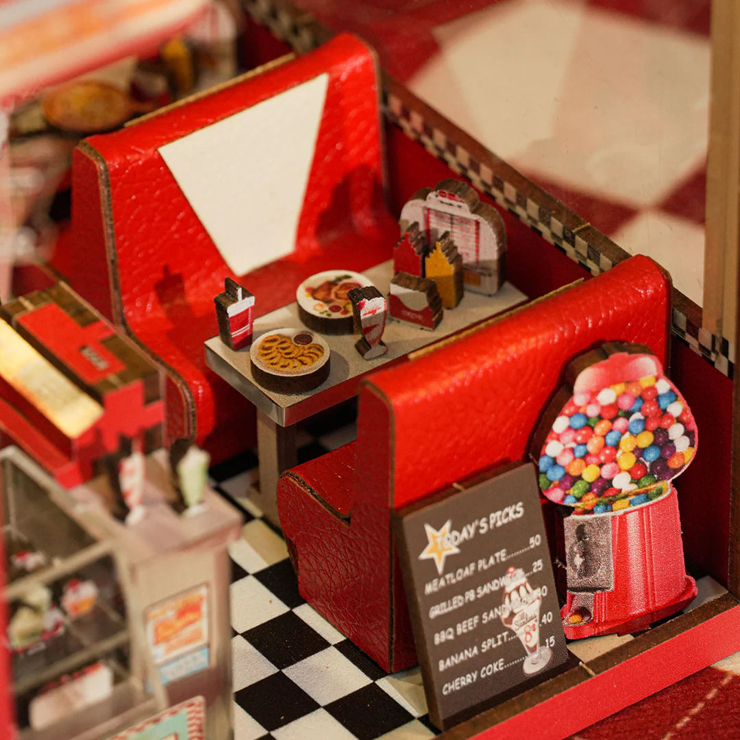 1950s Diner – DIY Wooden Book Nook Shelf Insert
