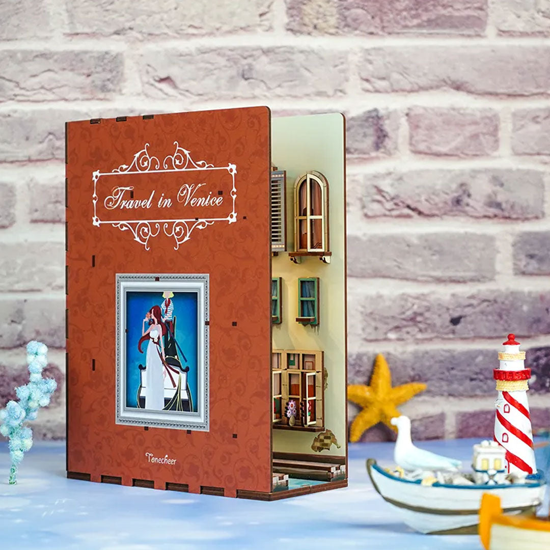 Travel in Venice Wooden Book Nook Kit