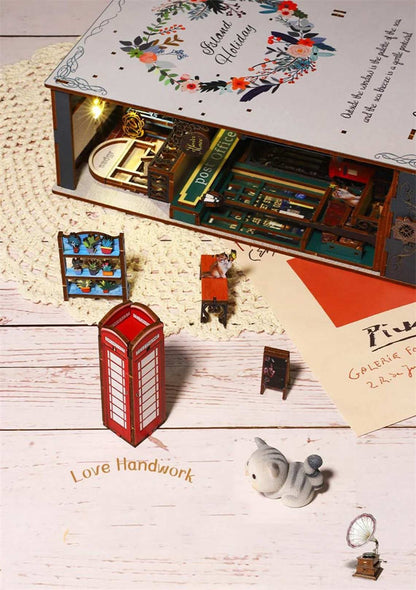 Island Holiday Wooden Puzzle Book Nook Shelf Insert