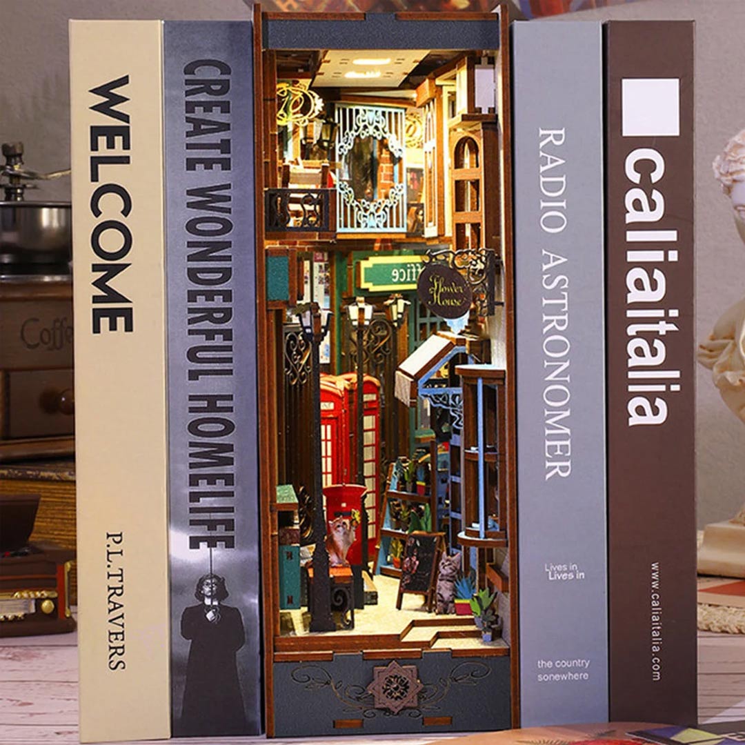 Island Holiday Wooden Puzzle Book Nook Shelf Insert
