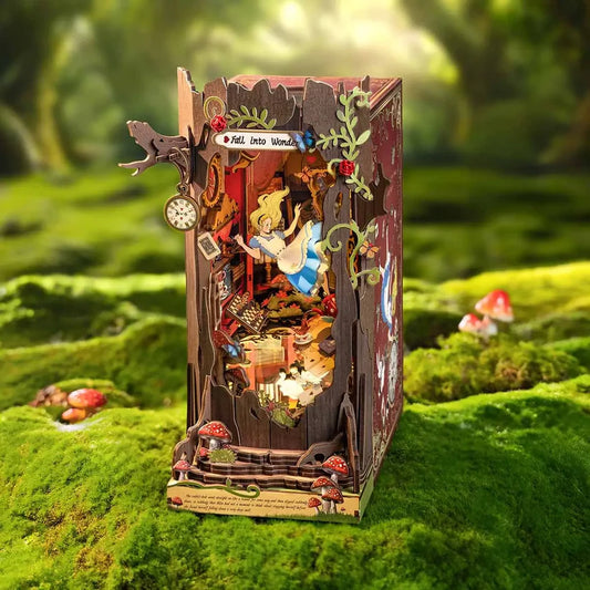 Alice In Wonderland – DIY Book Nook Kit