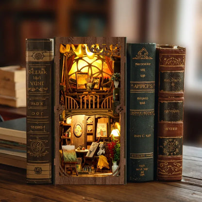 Book Nook – A World Within the Frame