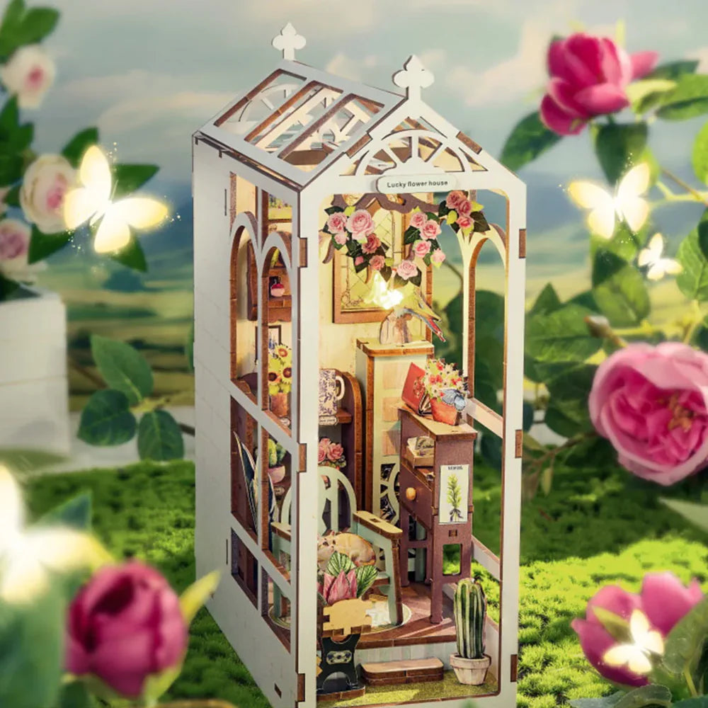 Lucky Flower House – DIY Book Nook Kit