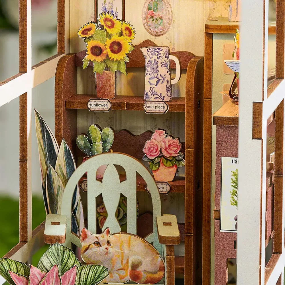 Lucky Flower House – DIY Book Nook Kit