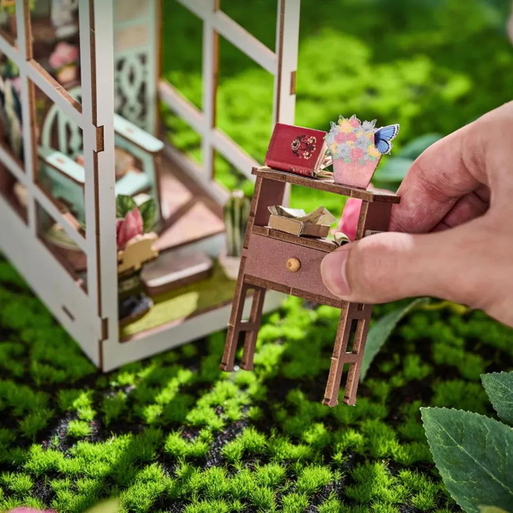 Lucky Flower House – DIY Book Nook Kit