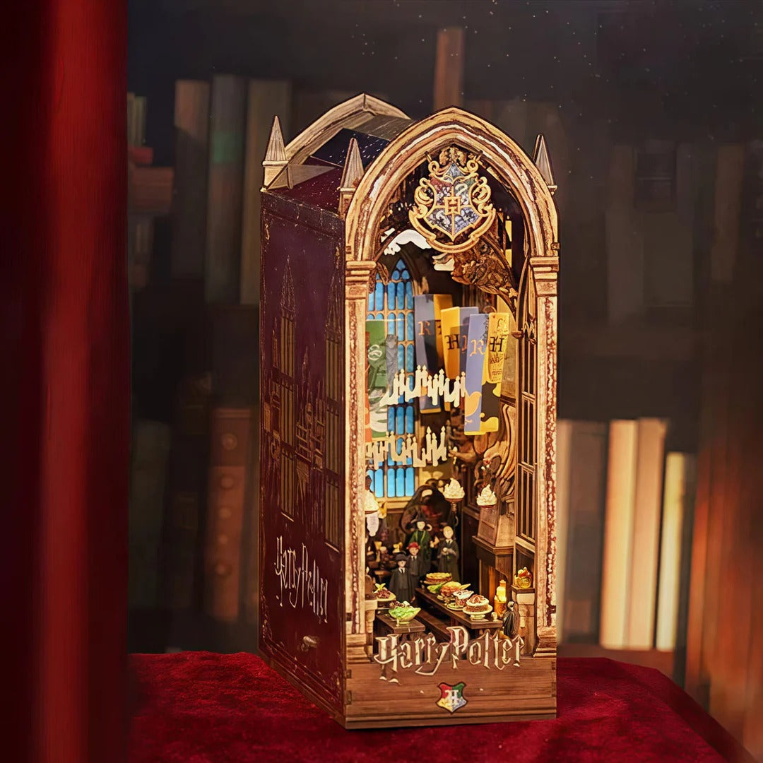 Hogwarts Auditorium – DIY Book Nook Shelf Insert