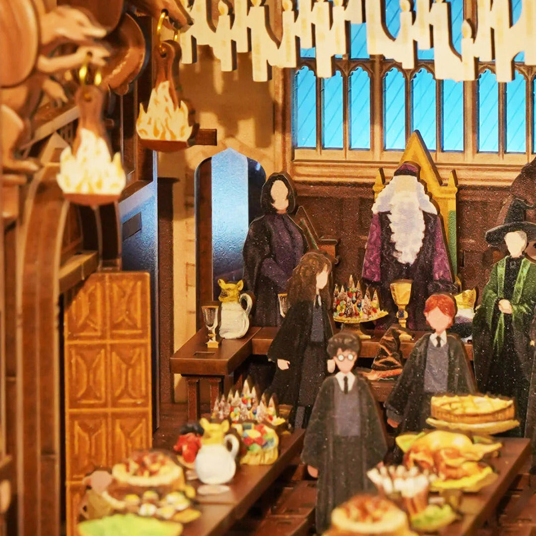 Hogwarts Auditorium – DIY Book Nook Shelf Insert